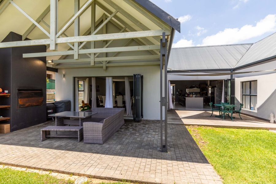 To Let 4 Bedroom Property for Rent in Kingswood Golf Estate Western Cape